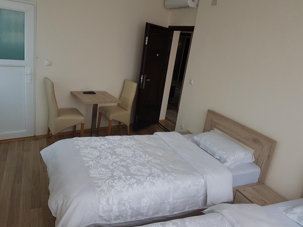 Bolero Hotel Ferizaj Buitenkant foto