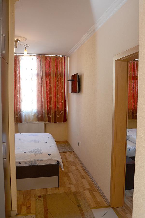 Bolero Hotel Ferizaj Buitenkant foto