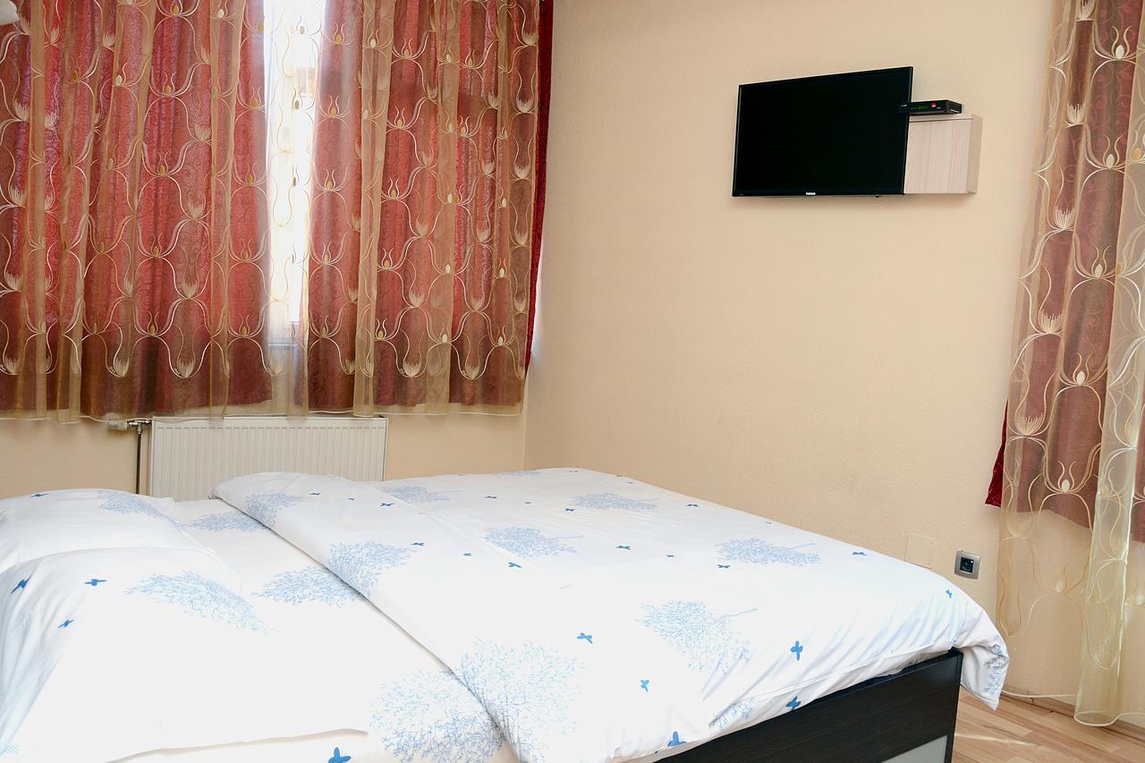 Bolero Hotel Ferizaj Buitenkant foto