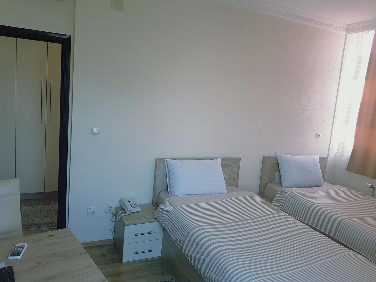 Bolero Hotel Ferizaj Buitenkant foto